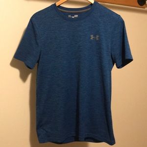 Under Armor Blue Athletic Shirt Size: Small